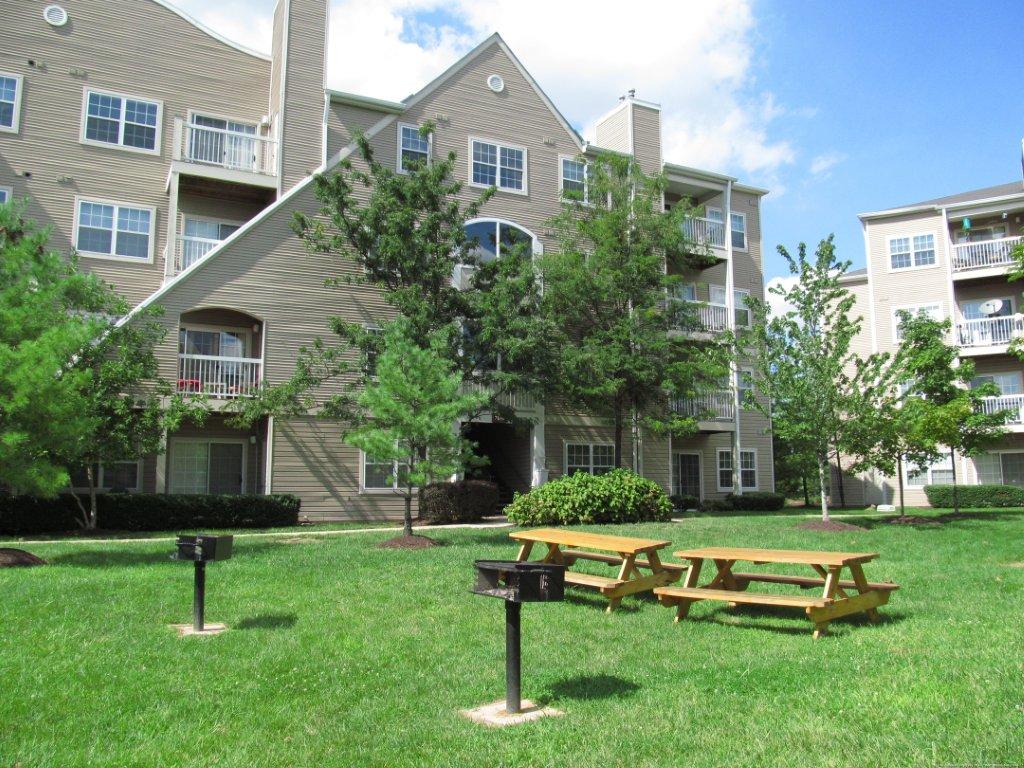 Img_030 Stonehaven Apartment Living